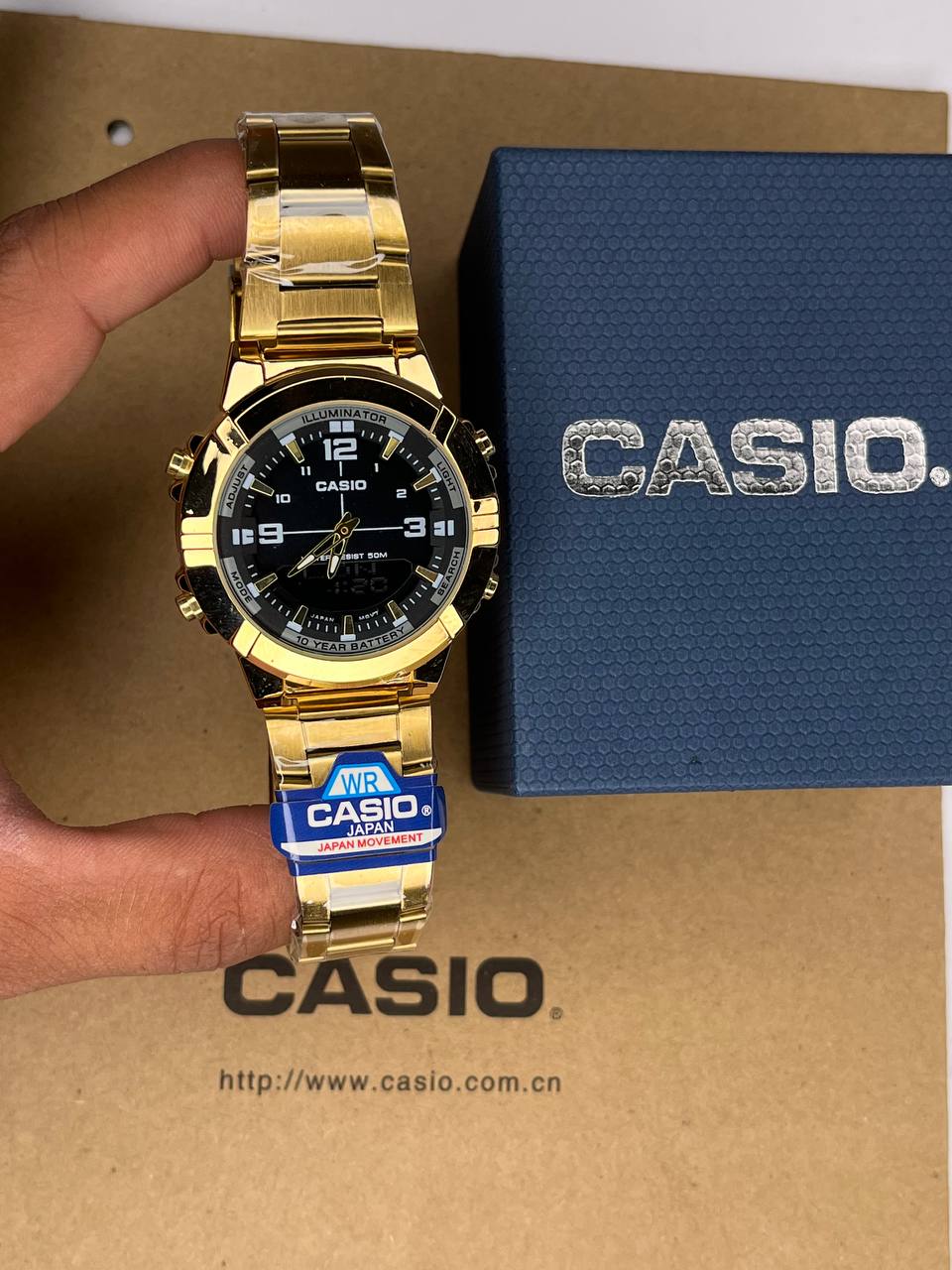 ساعت کاسیو مردانه طلایی صفحه مشکی Casio AMW-B880
